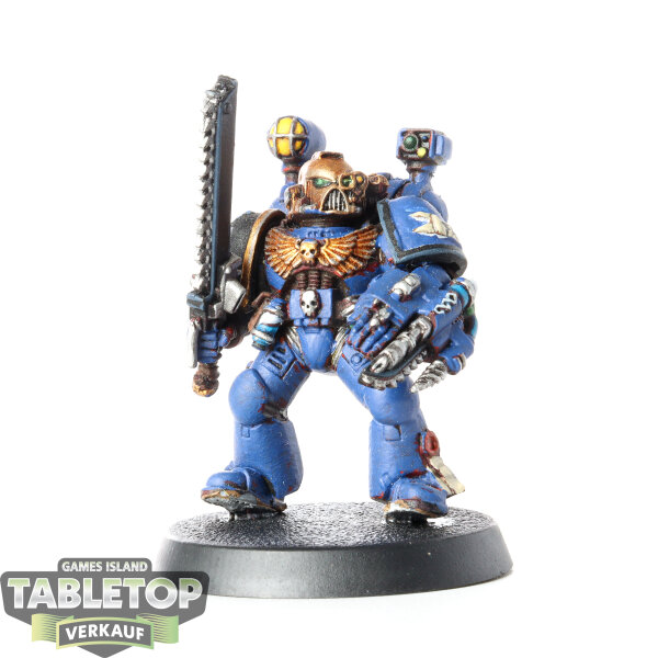 Space Marines - Apothecary klassisch - bemalt