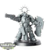 Space Marines - Lieutenant with Storm Shield - unbemalt