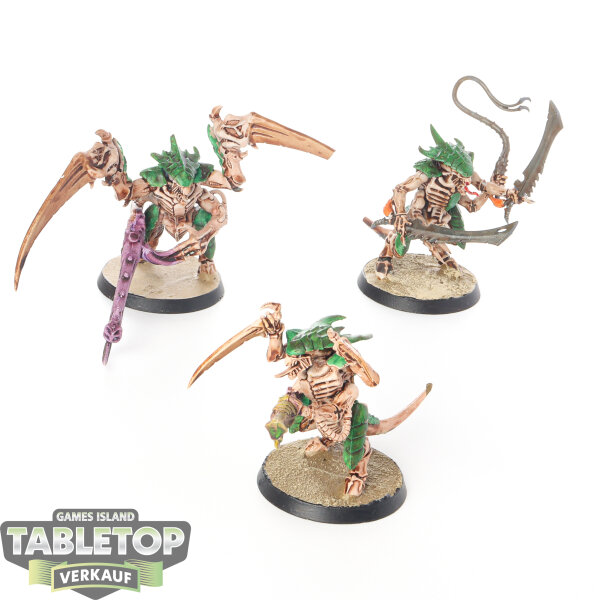 Tyraniden - 3 x Tyranid Warriors - teilweise bemalt