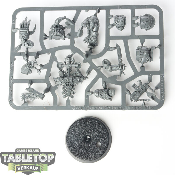 Horus Heresy - Geigor Fell-hand - im Gussrahmen