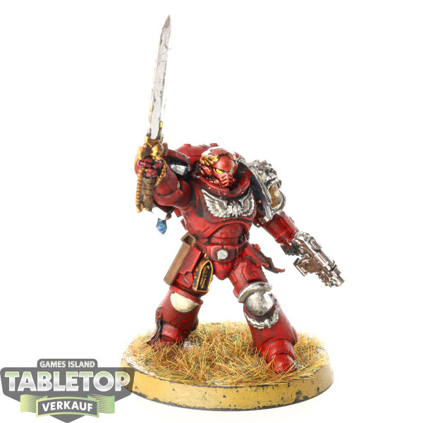 Space Marines - Primaris Lieutenant with Power Sword - bemalt