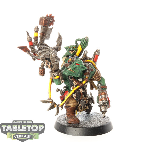 Orks - Ork Painboy - bemalt