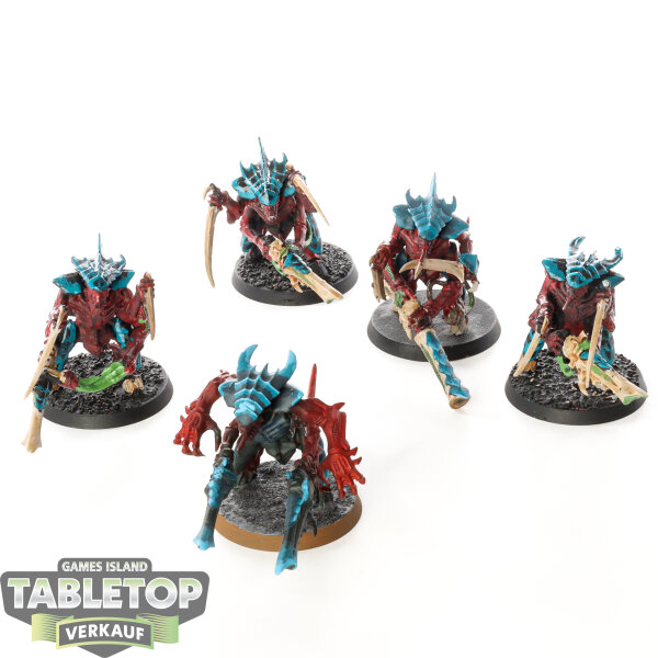 Tyraniden - 5 x Tyranid Warriors - teilweise bemalt