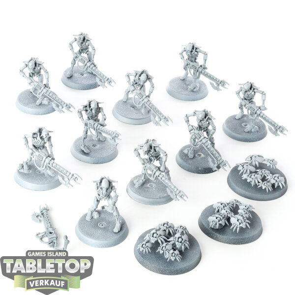 Necrons - 10x Necron Warriors - grundiert