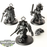 Black Templars - 3x Bladeguard Veterans - grundiert