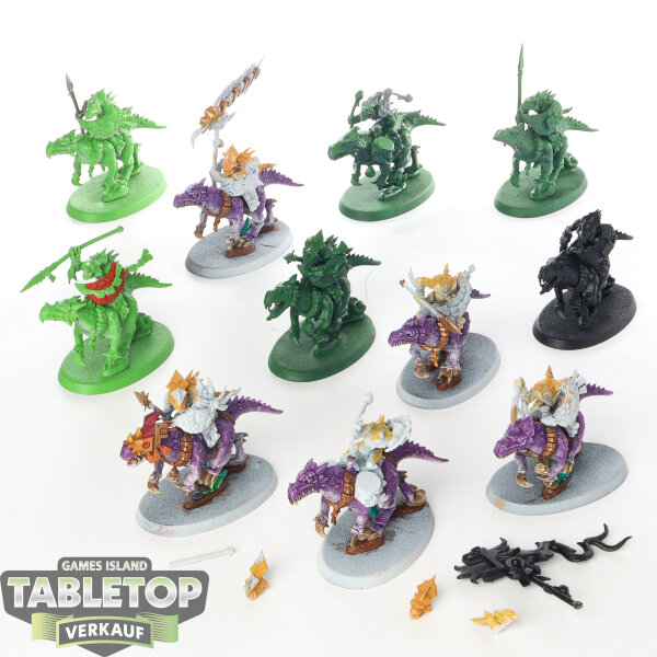 Lizardmen - 11 x Saurus Cavalry - teilweise bemalt