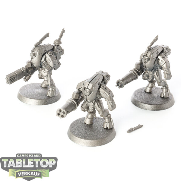 Tau Empire - 3 Stealth Battlesuits - grundiert