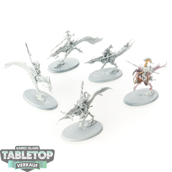 Hedonites of Slaanesh - 5 Slickblade Seekers  - teilweise bemalt