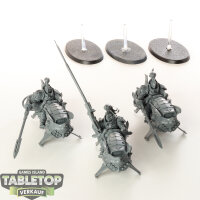 Adeptus Custodes - 3 Vertus Praetors - unbemalt