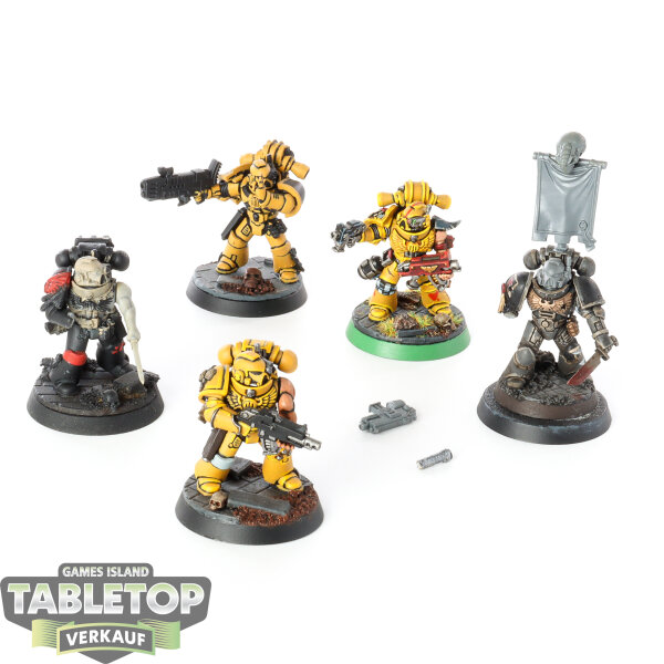 Space Marines - 5x Diverse Space Marines klassisch - teilweise bemalt