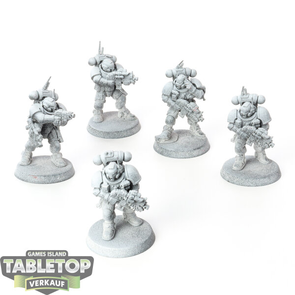 Space Marines - 5x Primaris Infiltrators - grundiert