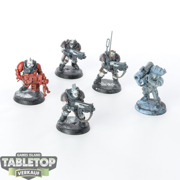 Space Wolves - 5x Scouts - grundiert