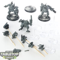 Tau Empire - 3x XV8 Crisis Battlesuit Team - unbemalt