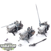 Adeptus Custodes - 3 x Vertus Praetors - teilweise bemalt