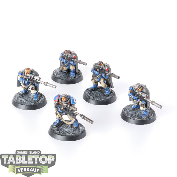 Ultramarines - 5 x Scout Squad klassisch - bemalt