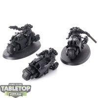 Space Marines - 3 x Outriders - grundiert