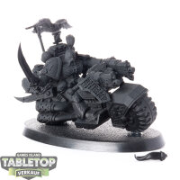 Space Marines - Captain on Bike - grundiert