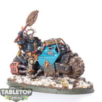 Space Marines - Primaris Chaplain on Bike - bemalt