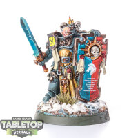 Space Marines - Captain with Relic Shield - bemalt