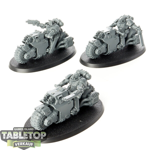 Space Marines - 3 x Outriders - unbemalt