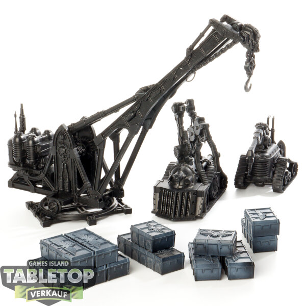 Space Marines - Sector Mechanicus Galvanic Servohaulers & Supply crates - teilweise bemalt