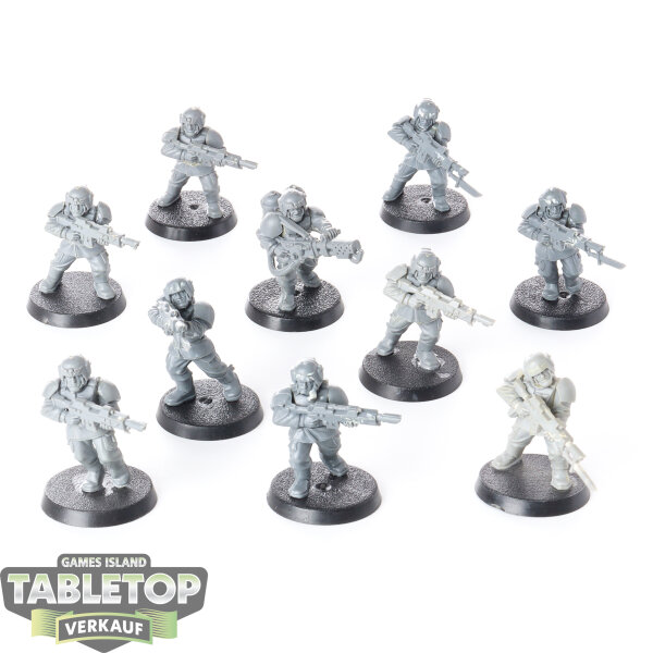 Astra Militarum - 10 x Cadian Shock Troops klassisch - unbemalt