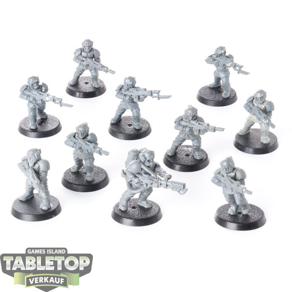Astra Militarum - 10 x Cadian Shock Troops klassisch - unbemalt