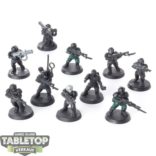 Astra Militarum - 10 x Cadian Shock Troops klassisch - teilweise bemalt