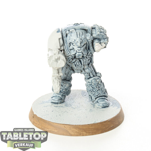 Space Wolves - Rune Priest in Terminator Armour - teilweise bemalt