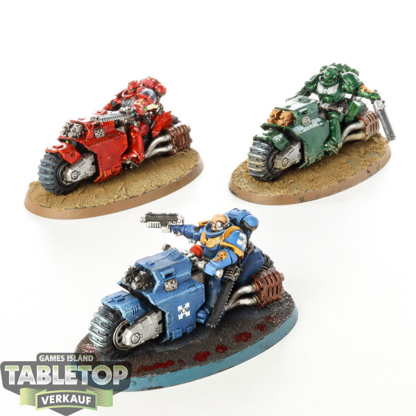 Space Marines - 3x Outriders - bemalt