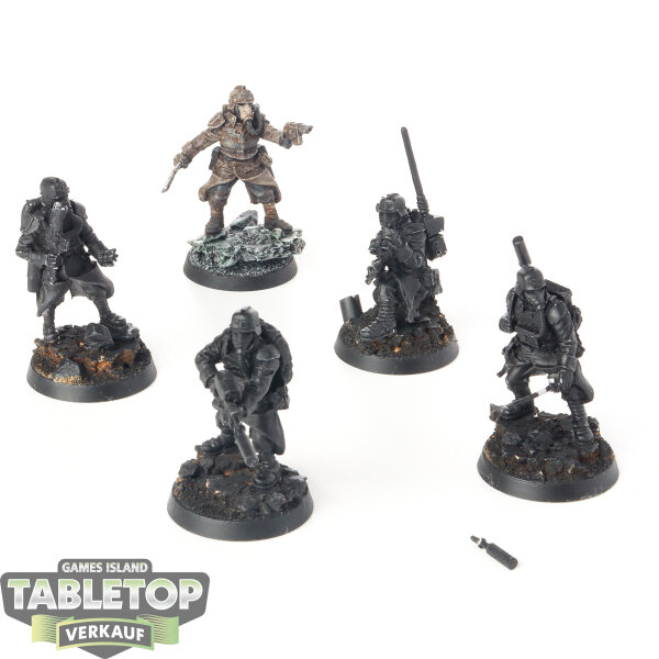 Astra Militarum - 5x Death Korps of Krieg Command Squad - teilweise bemalt