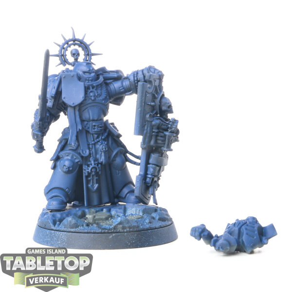 Space Marines - Captain with Relic Shield - teilweise bemalt