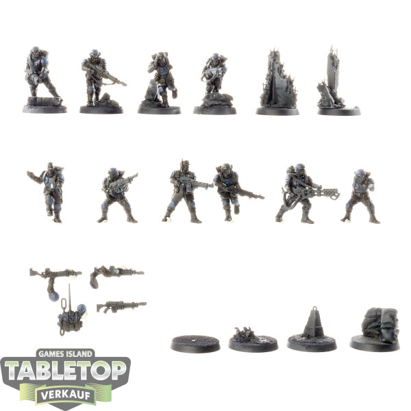 Astra Militarum - 10 x Cadian Shock Troops - teilweise bemalt