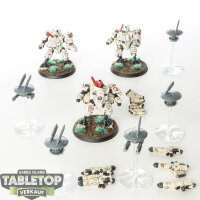 Tau Empire - 3 x XV8 Crisis Battlesuit Team - bemalt