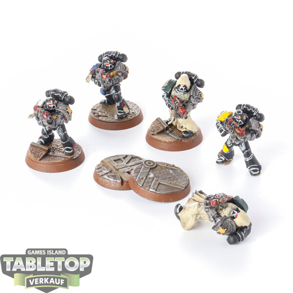 Deathwatch - 5 Veterans Eigenbau - bemalt