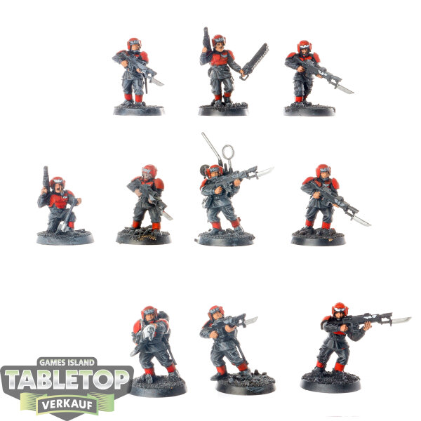 Astra Militarum - 10 x Cadian Shock Troops klassisch - bemalt