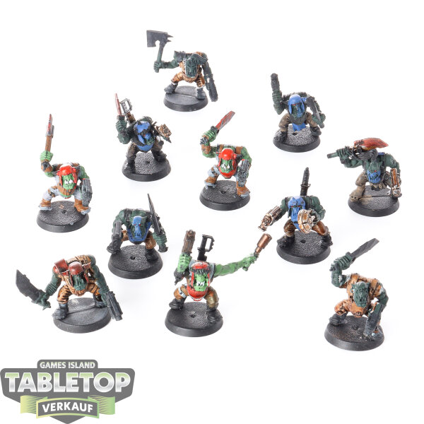 Orks - 11x Ork Boyz - teilweise bemalt
