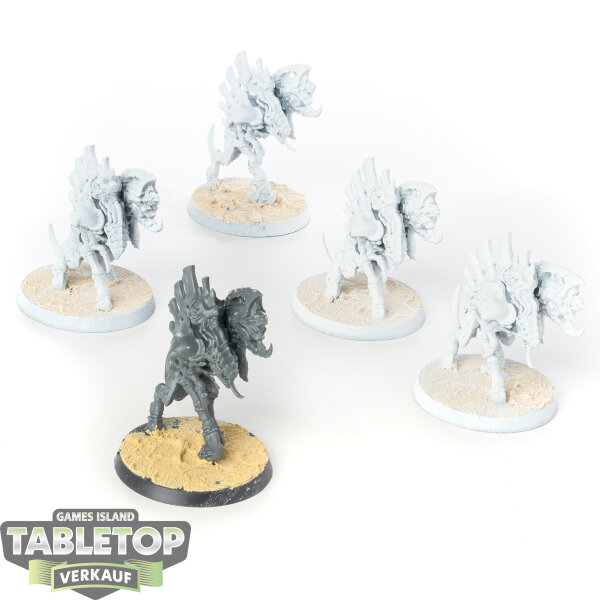 Tyraniden - 5x Barbgaunts - grundiert