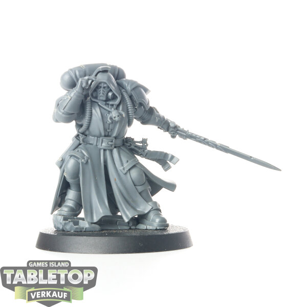 Space Marines - Primaris Librarian in Phobos Armour - grundiert