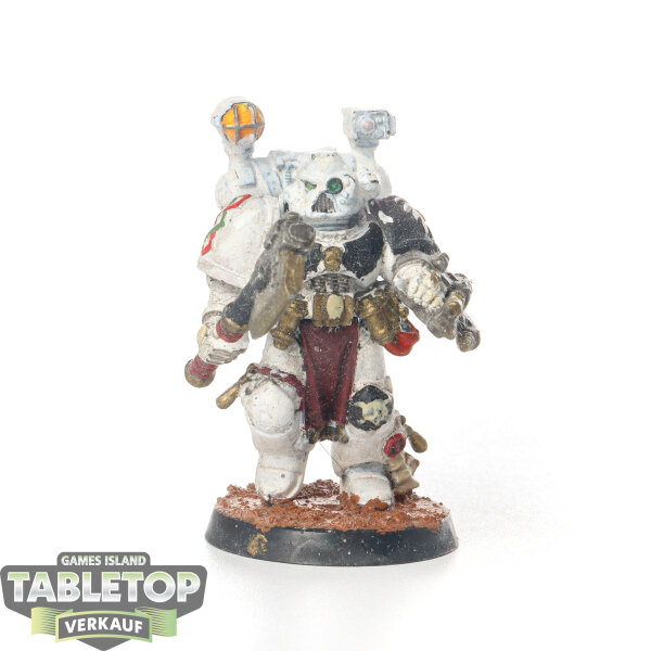 Space Marines - Apothecary - klassisch - teilweise bemalt