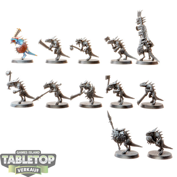 Lizardmen - 12 x Saurus Warriors klassisch - teilweise bemalt