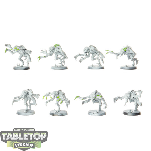 Tyraniden - 8 x Genestealers klassisch - teilweise bemalt