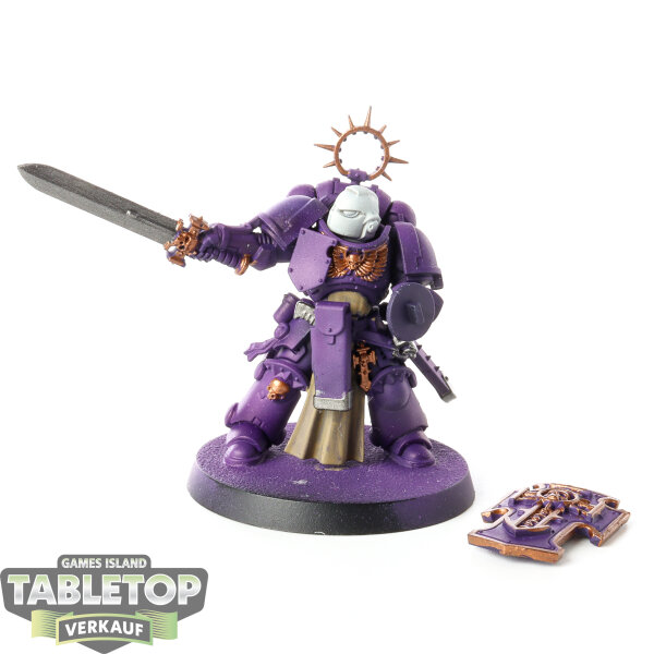 Space Marines - Lieutenant with Storm Shield - teilweise bemalt