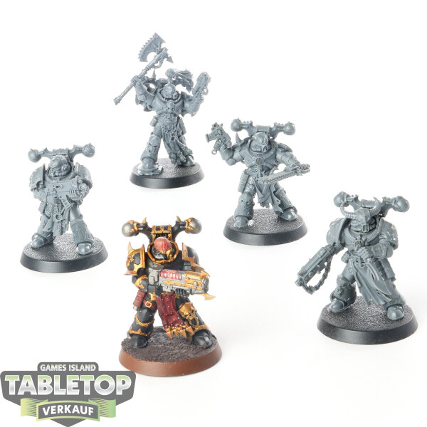 Chaos Space Marines - 5 x Chaos Space Marines - teilweise bemalt