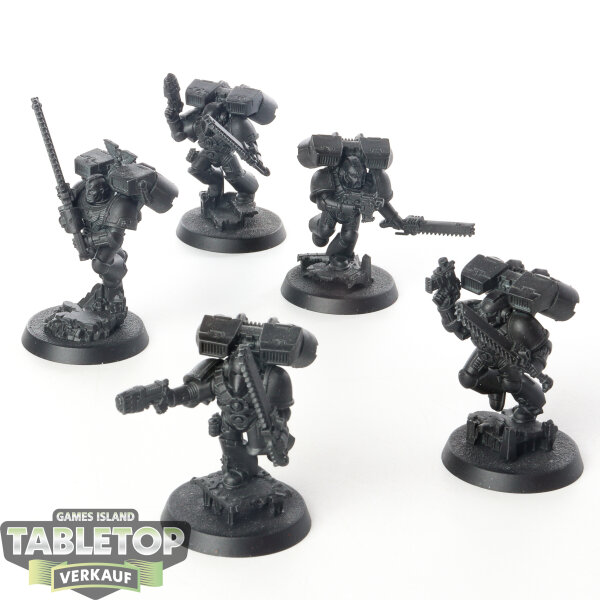 Space Marines - 5x Vanguard Veteran Squad - grundiert