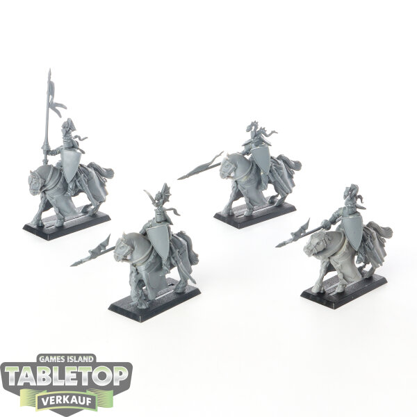 Kingdom of Bretonnia - 4x Knights of the Realm - unbemalt