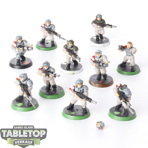 Astra Militarum - 10x Cadian Shock Troops - bemalt