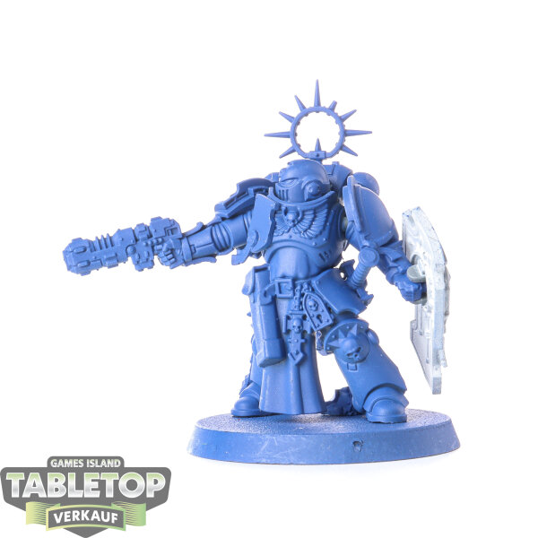 Space Marines - Lieutenant with Storm Shield - unbemalt