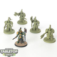 Adeptus Custodes - 5 Custodian Wardens - teilweise bemalt