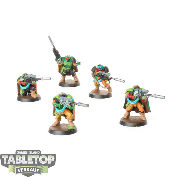 Space Marines - 5 x Scout klassisch - teilweise bemalt